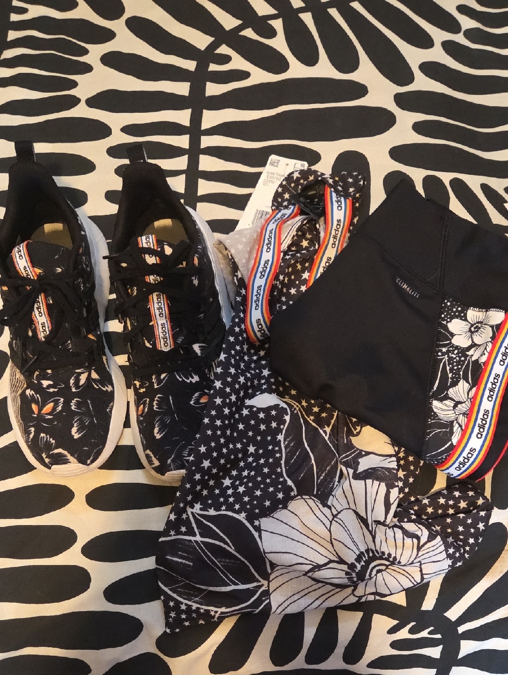FARM RIO & Adidas Collab Runners - Picture 10 of 10